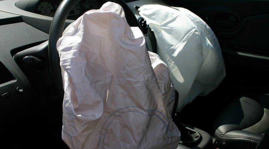 If you have been injured by a defective airbag in California, call (661) 333-3333 to speak with Bakersfield car accident lawyer Mickey Fine about your options