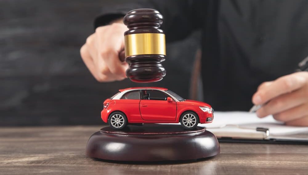 When to Hire an Attorney After a Car Accident