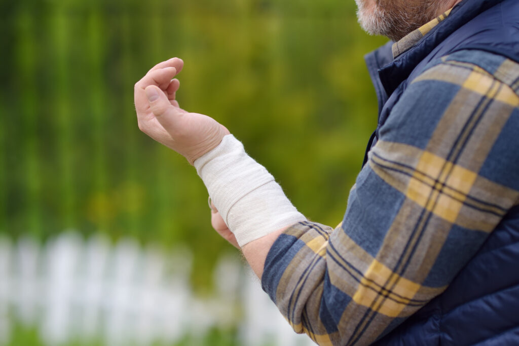 Learn the immediate steps you should take after a shopping mall fall to protect your rights and strengthen your claim.