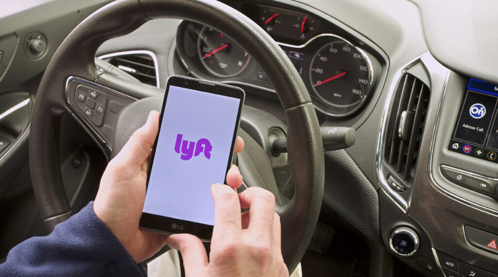 ¿Puede Usted Demandar a Lyft Después de un Accidente con Lesiones en Bakersfield